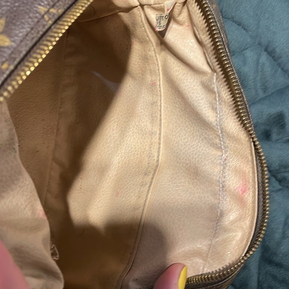 Louis Vuitton Monogram Trousse Toilette 28 - Picture 9 of 10